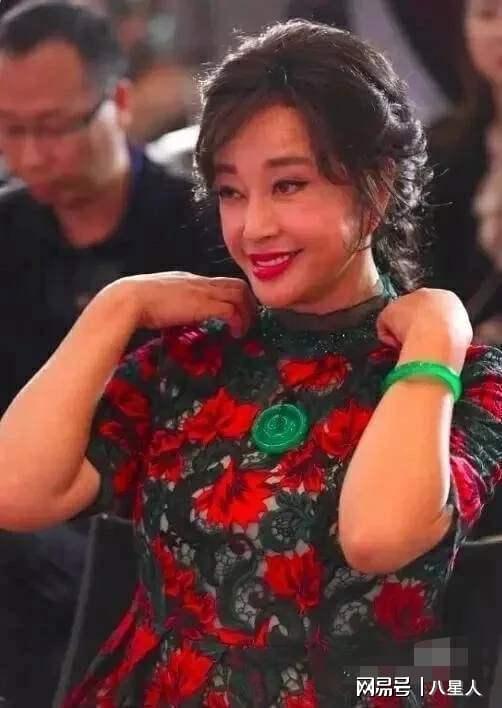 珠宝翡翠不被盗向太根本不是她的对手！开元棋牌网站如果刘晓庆价值102亿的(图8)