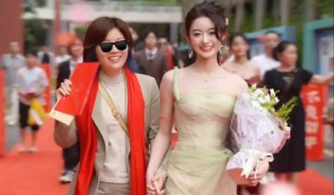 书被扒舅舅坐牢奶奶才是最大BOSS开元棋牌黄杨钿甜妈妈非法移民、判决(图7)