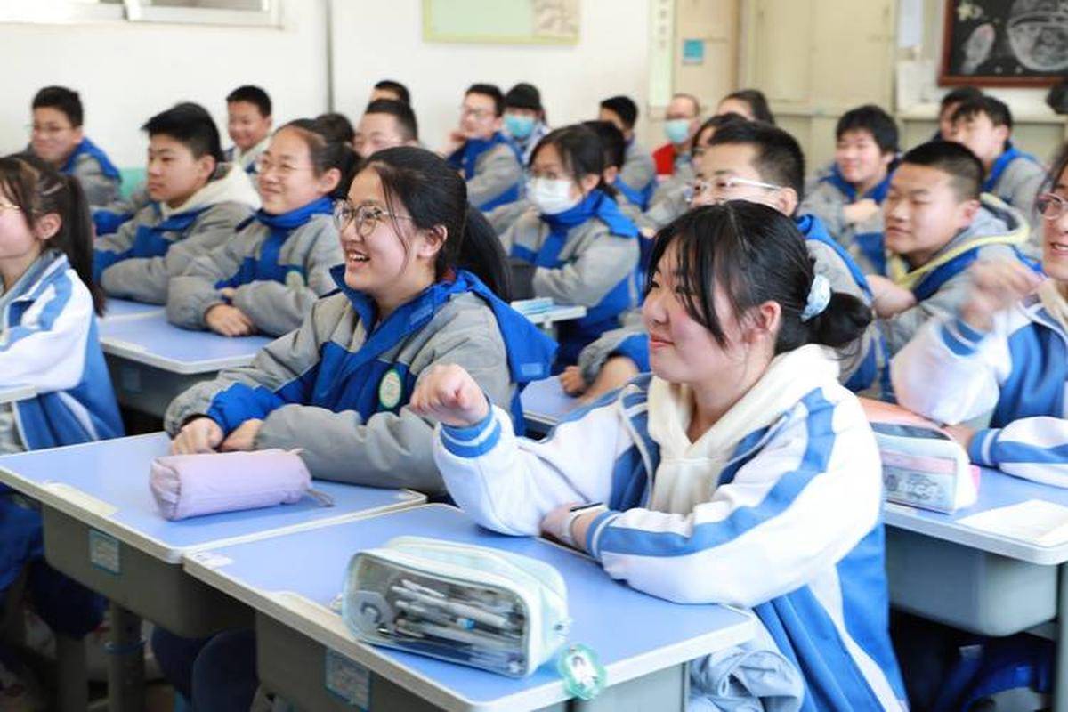 价百元单品时髦不超支开元棋牌学生穿搭选平